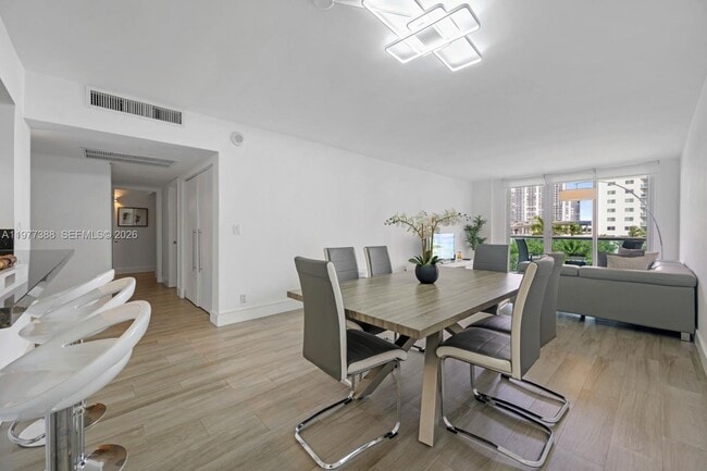 Photo - 19370 Collins Ave Unit 402