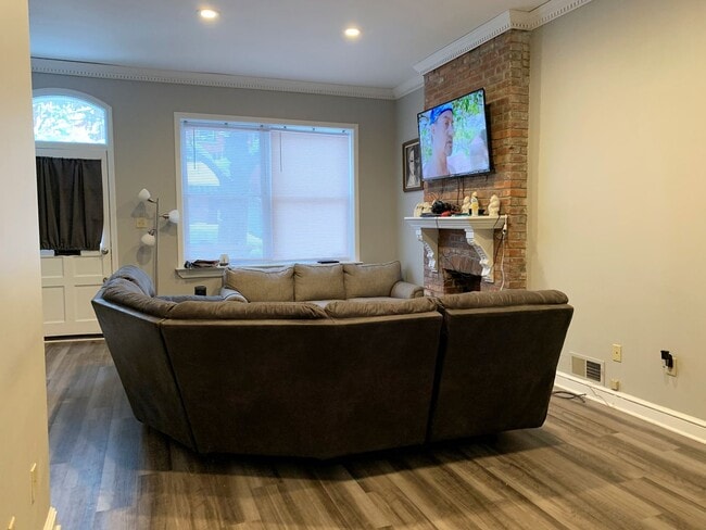 Photo - Fully Remodeled 4 Bedroom/2 Bath!!!!