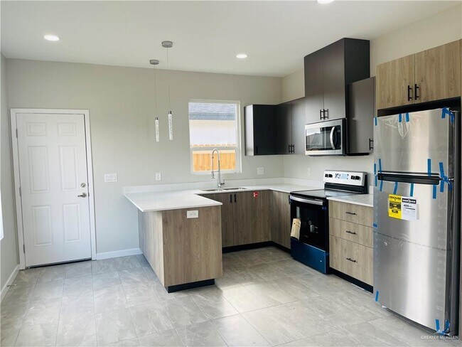11 Sugar Gdn Dr Unit 4