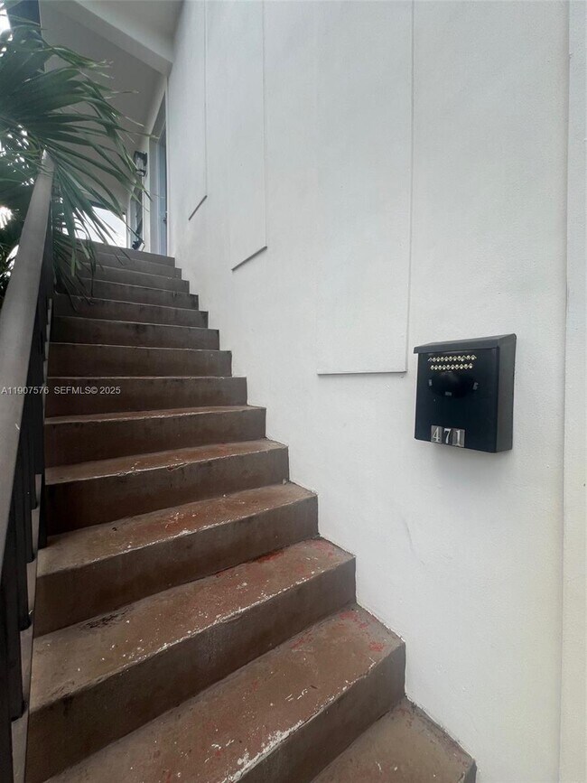 Photo - 471 E 13th St Unit 471A