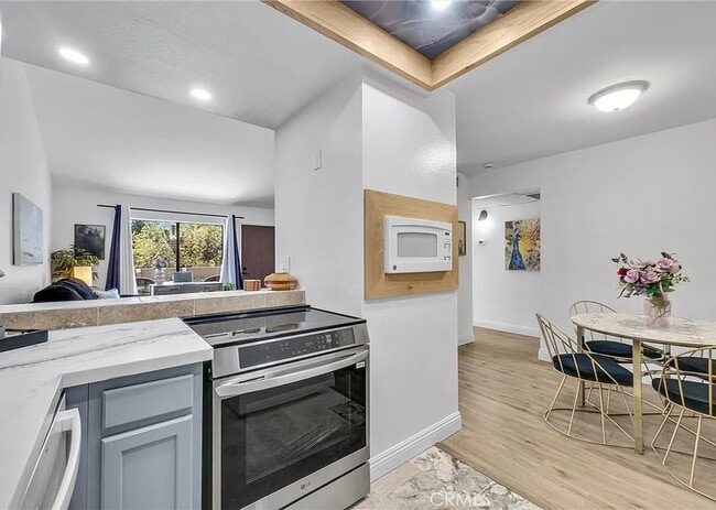 3062 Associated Rd Unit 11