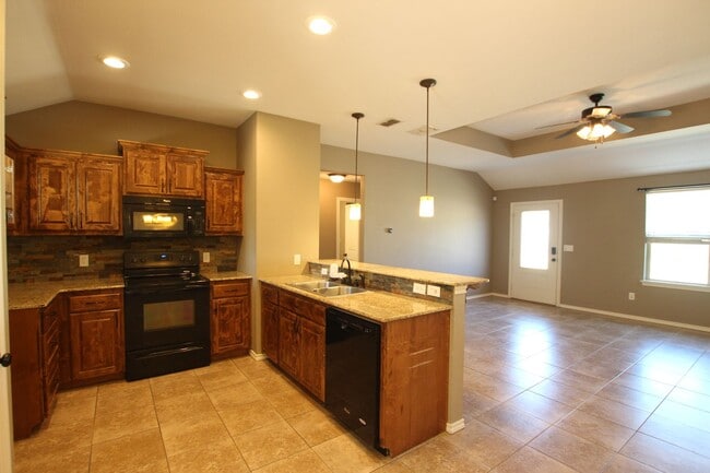 Photo - Tour Today! 3 Bedroom 2 Bath in Lindale ISD!