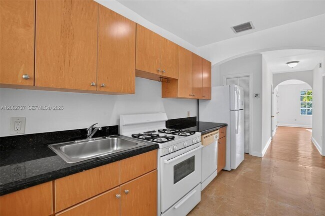 1027 Euclid Ave Unit 4