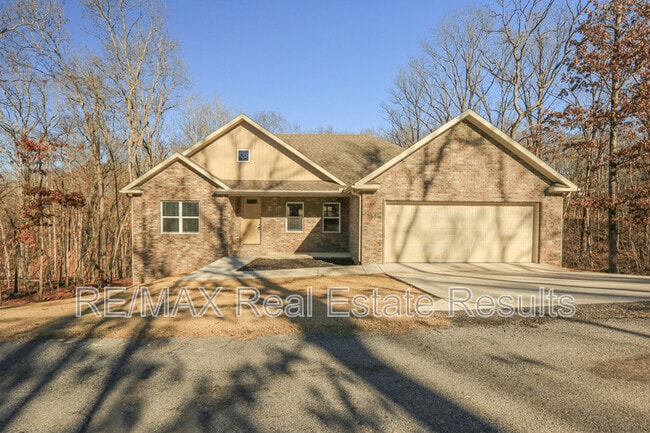 Photo - 12 Celtic Dr