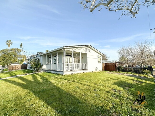Photo - 318 Hickory St
