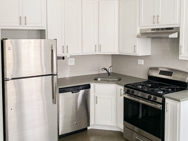 Photo - 4949 N Oakley Ave Unit 4951-1