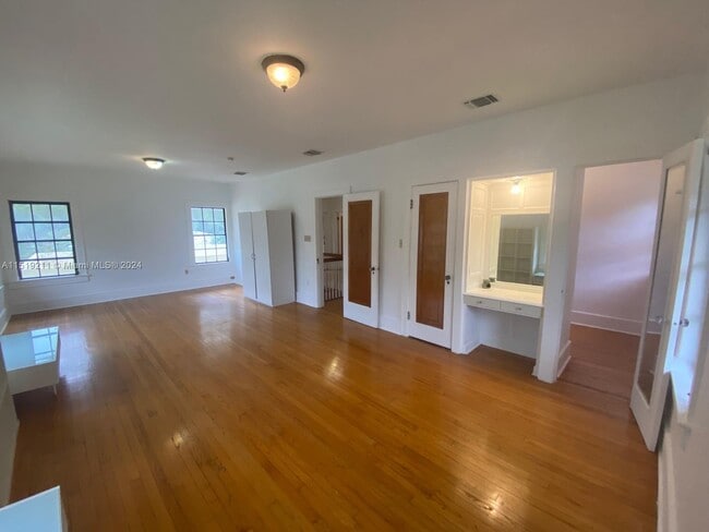 Building Photo - 8900 NE 1st Ave Rental