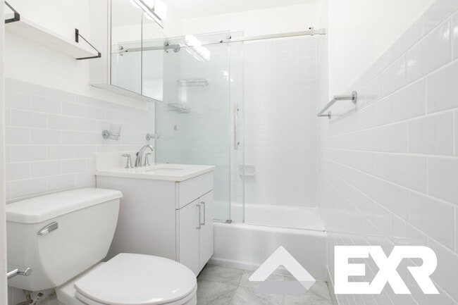 Photo - 235 W 22nd St Unit 3C