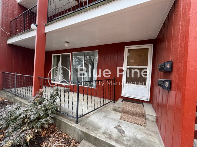 Photo - 542 Gladstone St Unit 3