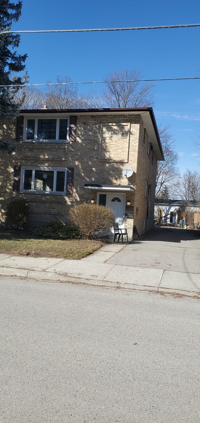 Building Photo - 81 Rogers Av Unit 3