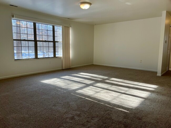 Building Photo - Isle Royal Apartments