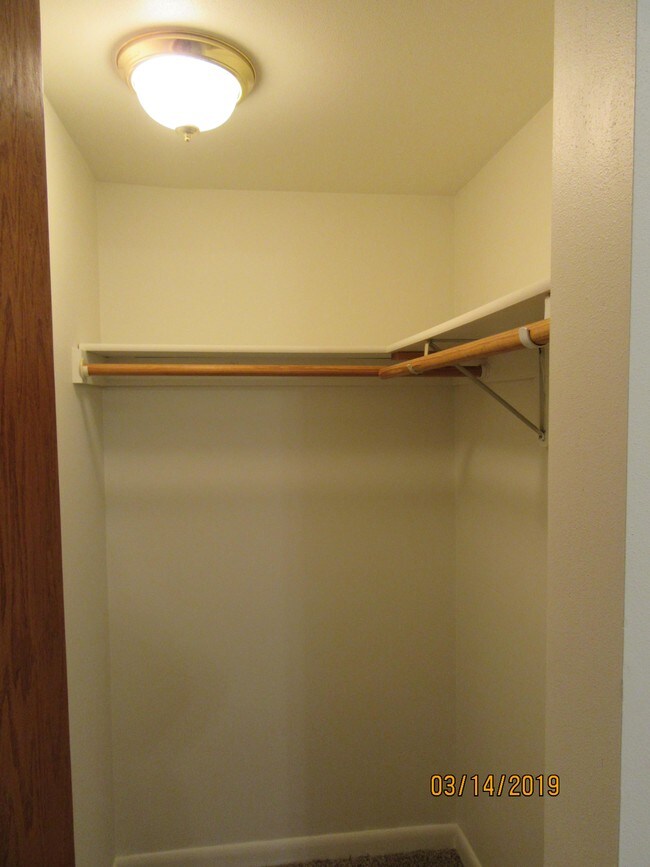 Master Bedroom Walk-in Closet - 6414 Sheridan Rd Unit 1 Lower