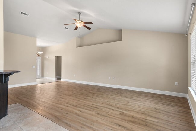 Photo - Spacious 4-Bedroom Home - Great Location