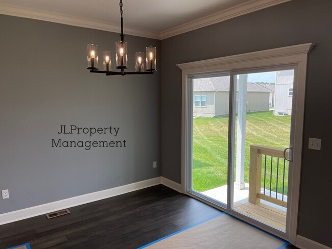 Photo - 15332 Jessica St