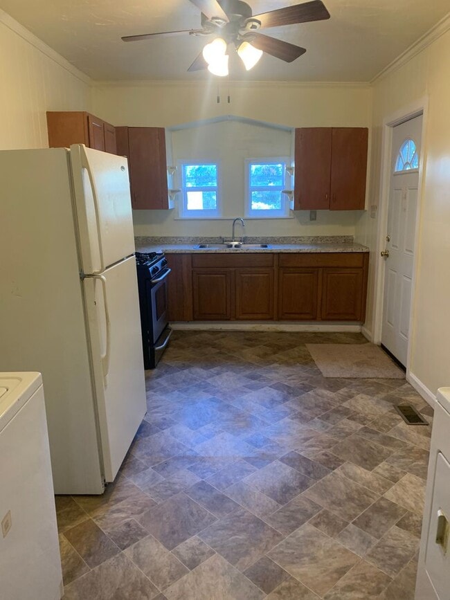 Photo - 4 Bedroom with Parking -York City SD