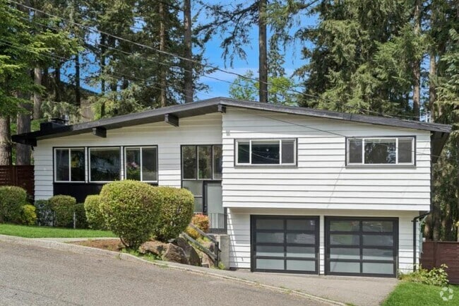 Building Photo - 4 bedroom in Shoreline WA 98133 Rental