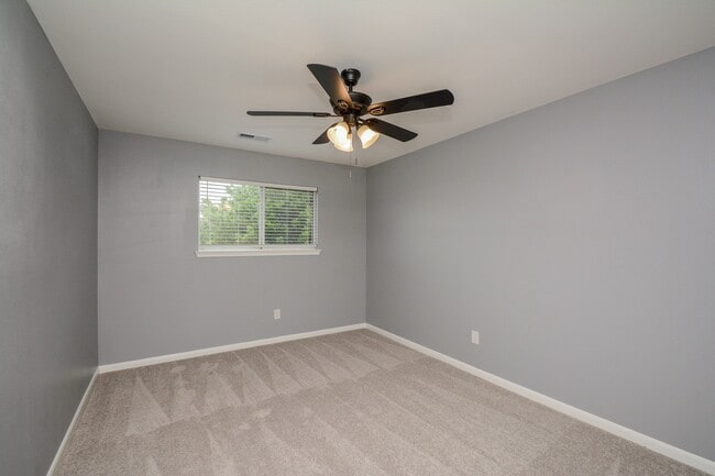 Building Photo - 6418 Waldron Dr Unit B