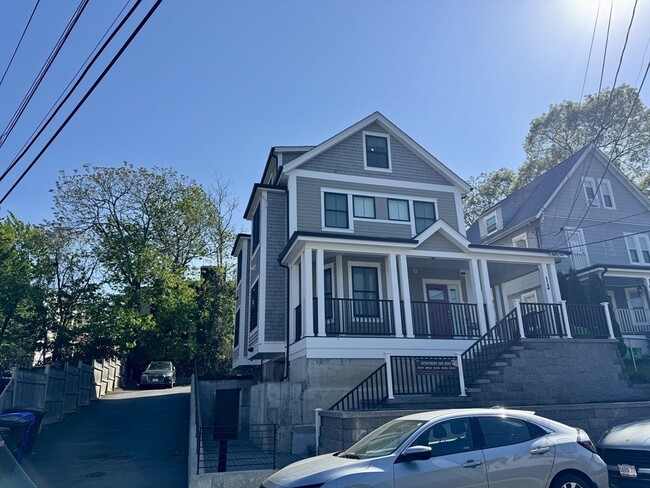 Building Photo - 13 Greylock Rd