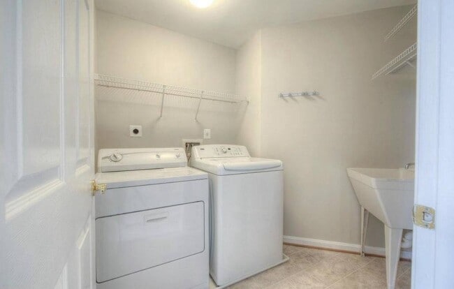 Photo - 6961 Klett Dr