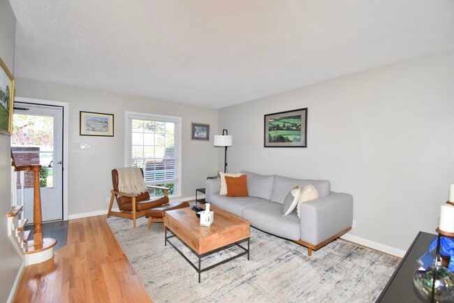 Photo - 15 Yorktown Dr