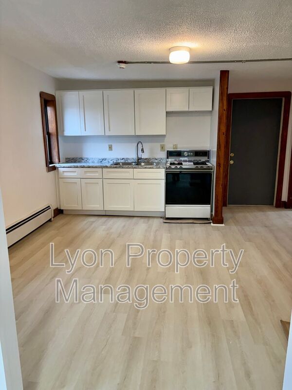 Building Photo - 262 Illinois St Unit 1