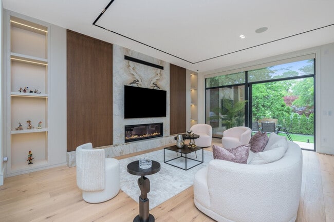 Photo - 283 Bessborough Dr Unit SI ID1513081P