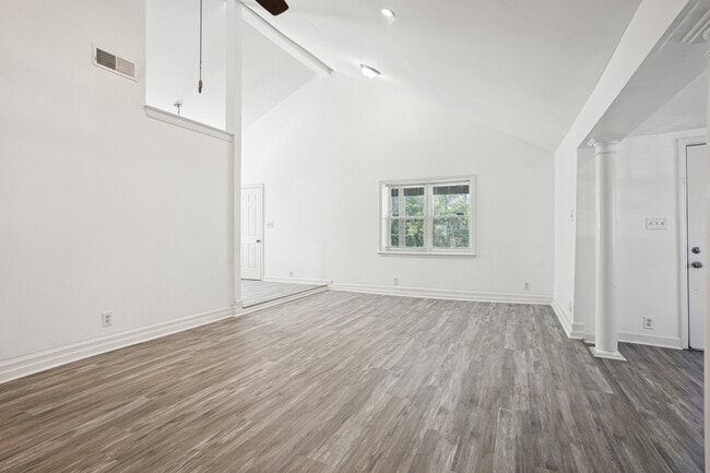 Photo - 4435 Yates Rd