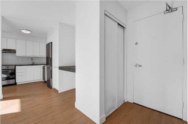 Photo - 145 York St Unit 402