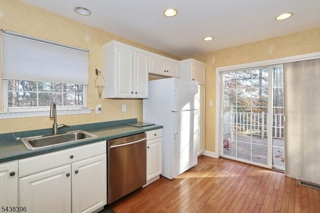 Photo - 13 Minuteman Ct