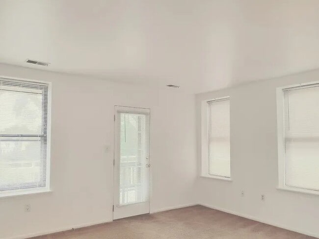 Photo - 1307 N Clayton St Unidad Second Floor Apartment