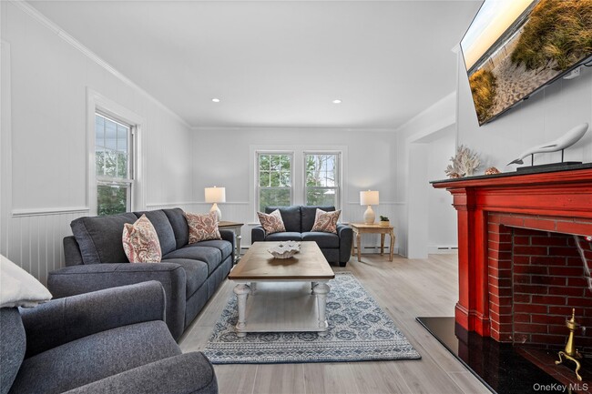 Photo - 74 Montauk Hwy