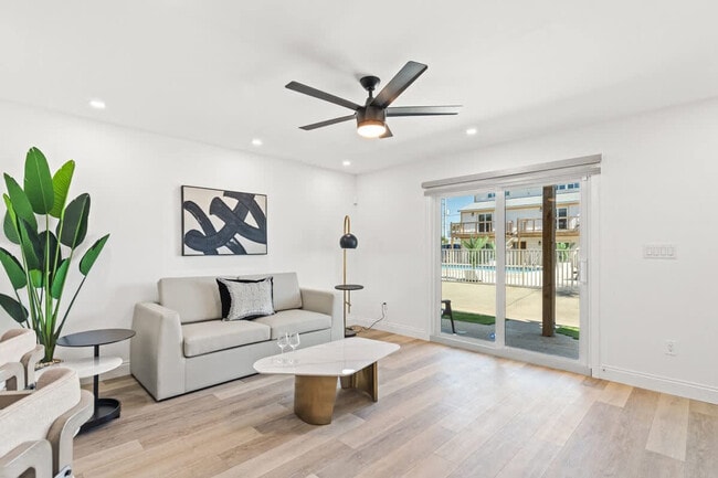 Photo - 8115 Thomas Dr Unidad ID1354981P