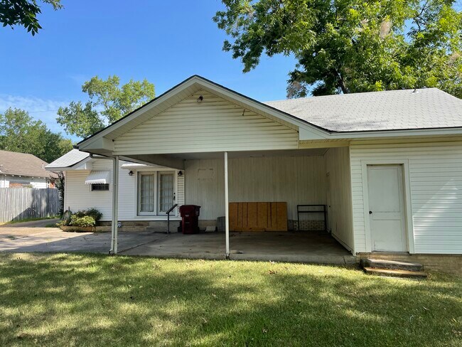 Photo - 120 Carthel St