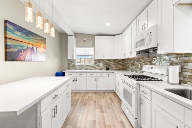 Photo - 2417 E Wilson Ave