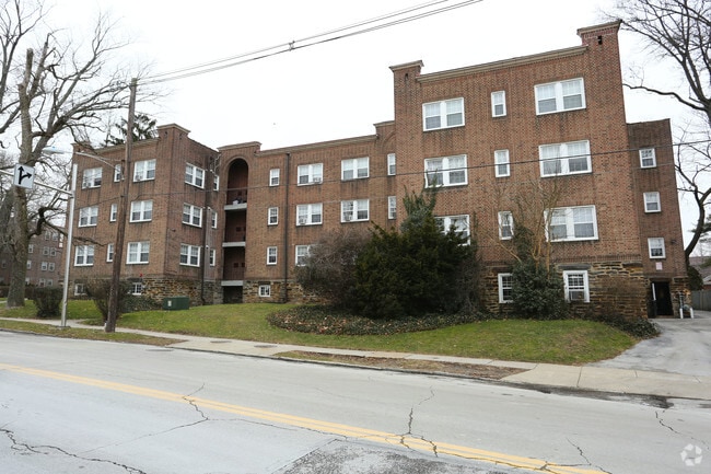 Photo - College Hall Apartments