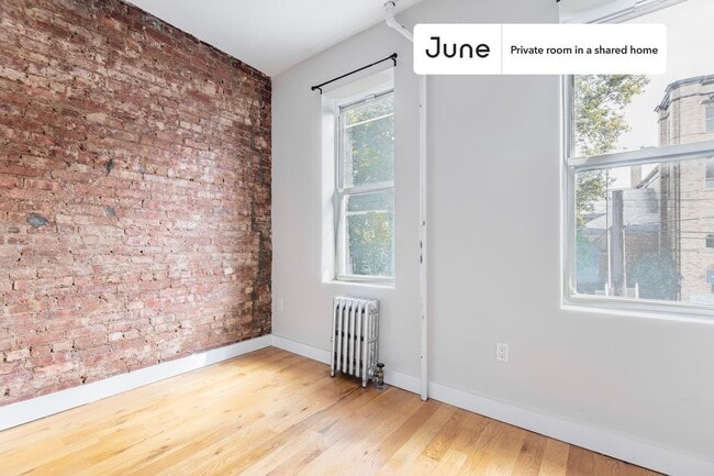 Photo - Room in Shared 5 bed/2 bath home Unidad A