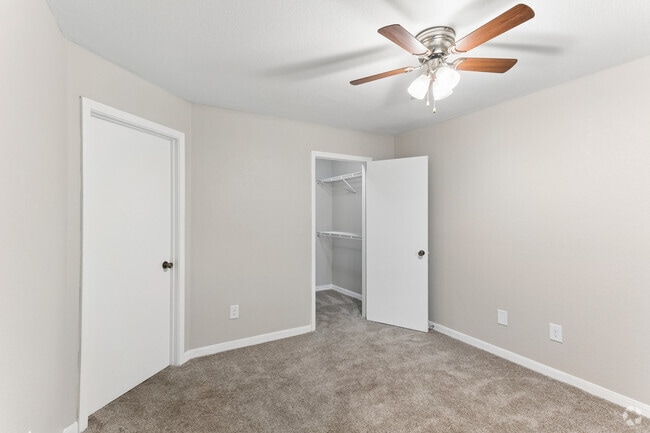 2BR, 2BA - 962SF - Second Bedroom