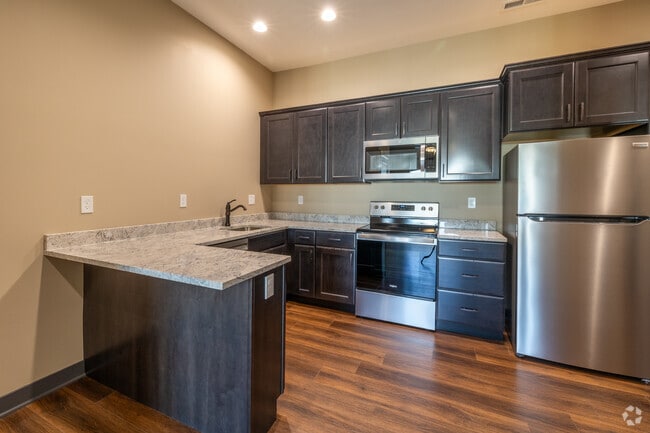 1BR, 1BA - City Hall Suites