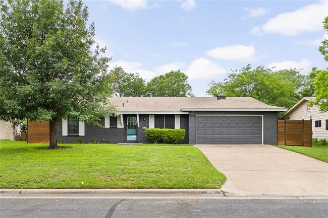 Building Photo - 8704 Clarewood Dr