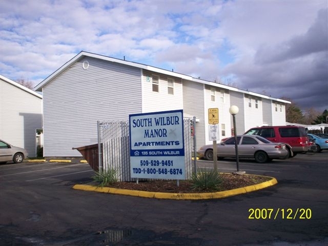 Wilbur Manor Apartments - Wilbur Manor Apartments