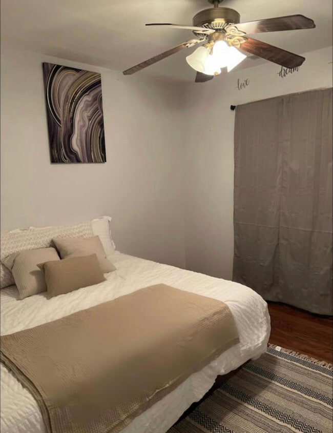 Photo - 4954-2 W Cullom Ave Unit 2 bedroom near ohare