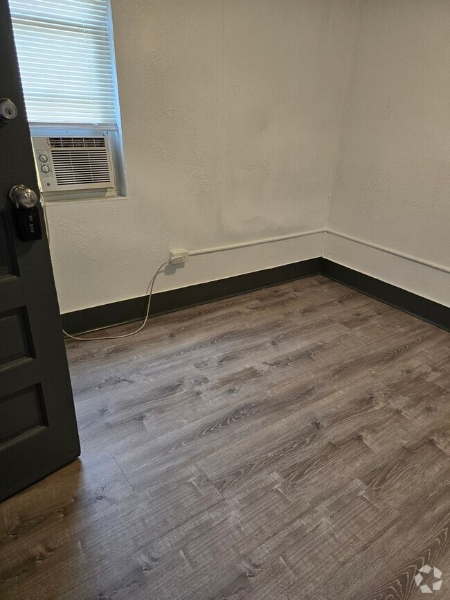 Building Photo - 578 Broadway Rental