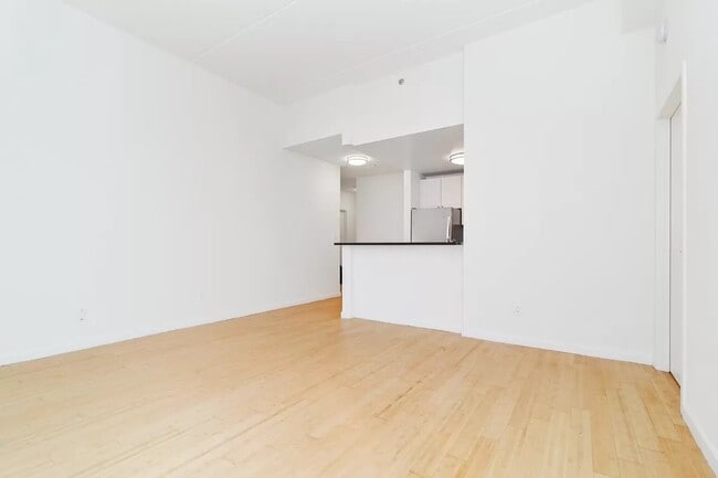 Photo - 353 E 104th St Unidad 212