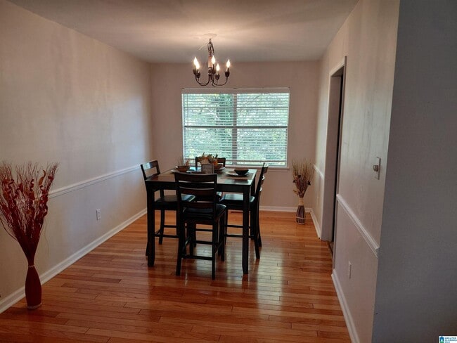 Photo - 2559 Janice Cir NE