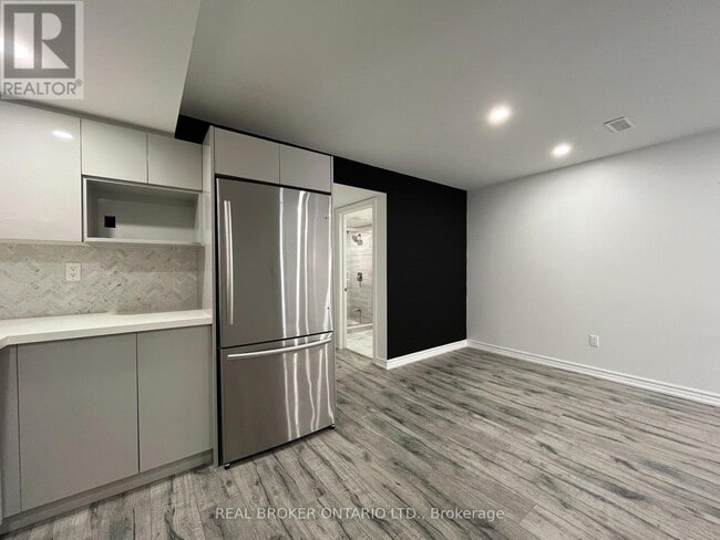 Photo - 7 Robert Green Crescent