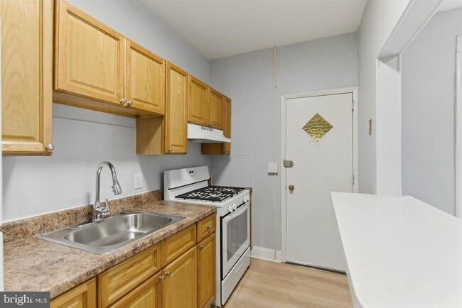 Photo - 5938 Chancellor St