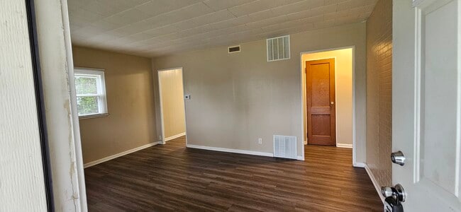 Photo - 2085 Bellefontaine Ave