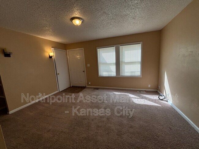 Photo - 6510 E 155th St