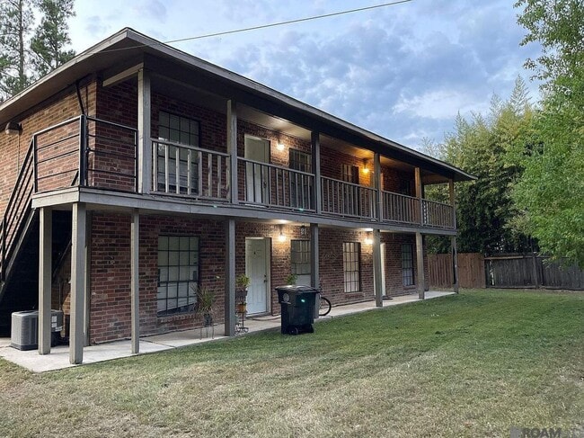 Building Photo - 3204 N Stevendale Rd Unit A