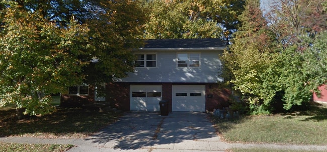 Building Photo - 1202 Brighton Dr Unit A